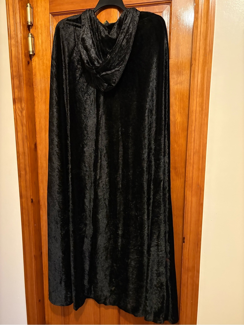 Adult Black Velvet Hooded Cloak by Underwraps